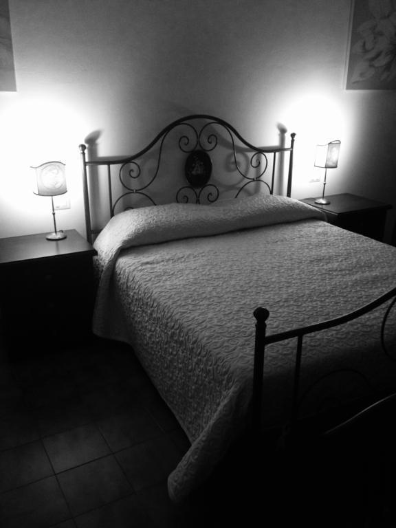 B&B La Dimora Del Capitano Fabriano Chambre photo